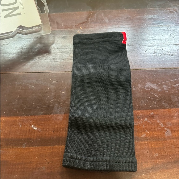 McDavid 512 Elastic Elbow Sleeve Size Small NWT - Picture 7 of 7